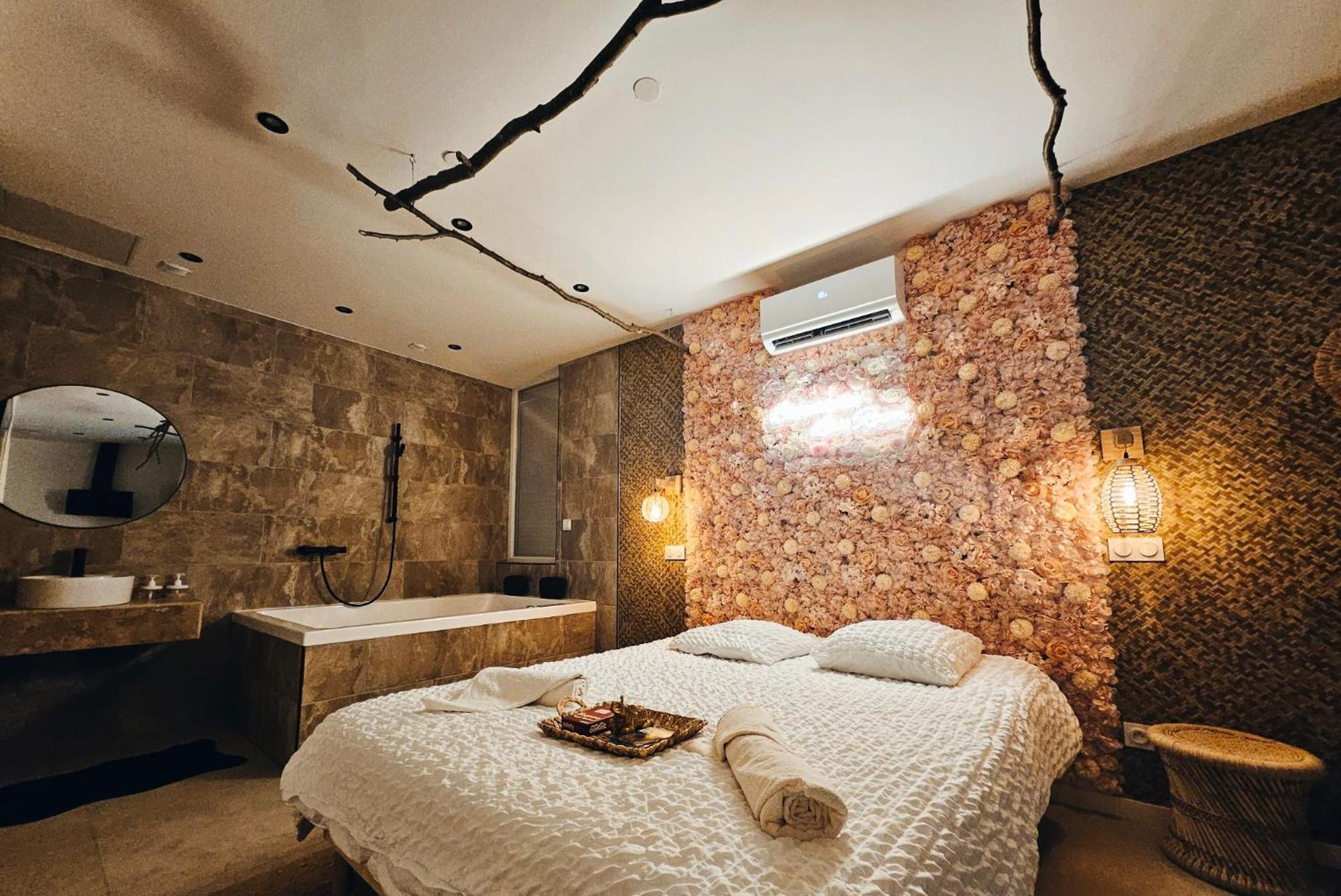 L'Experience Love Room Saint-Jean-Bonnefonds Экстерьер фото