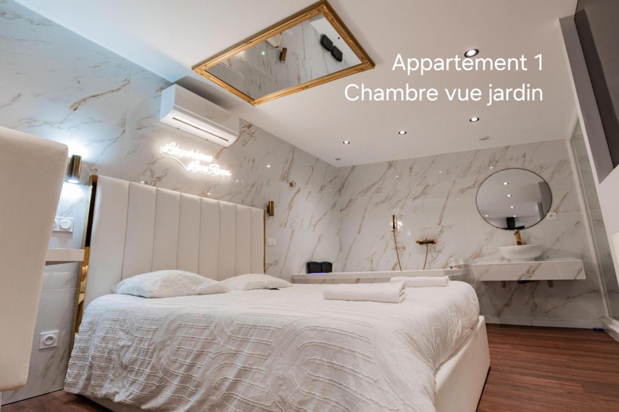 L'Experience Love Room Saint-Jean-Bonnefonds Экстерьер фото