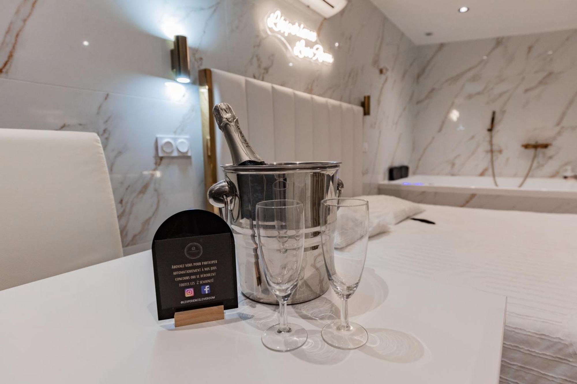 L'Experience Love Room Saint-Jean-Bonnefonds Экстерьер фото
