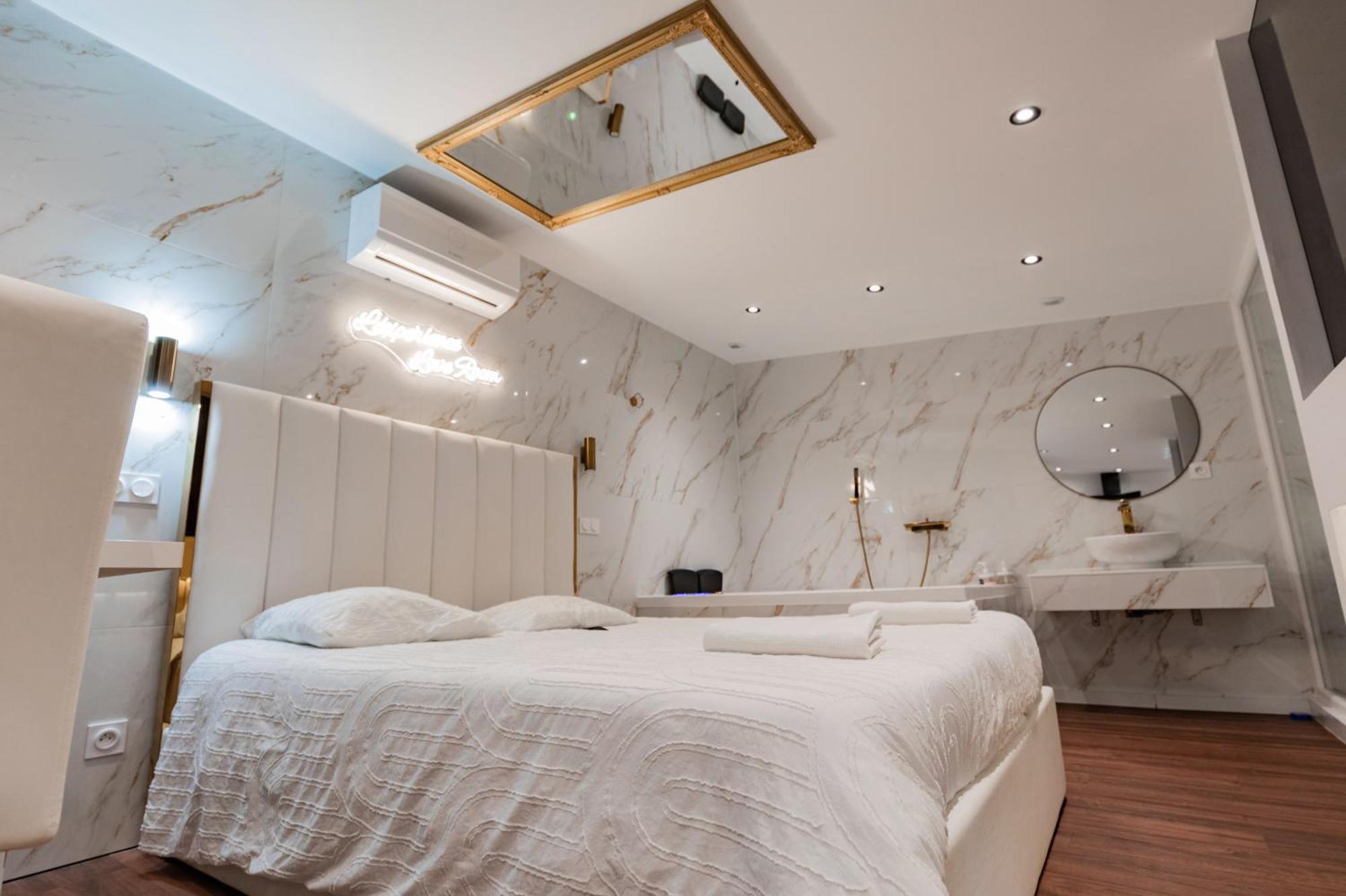 L'Experience Love Room Saint-Jean-Bonnefonds Экстерьер фото