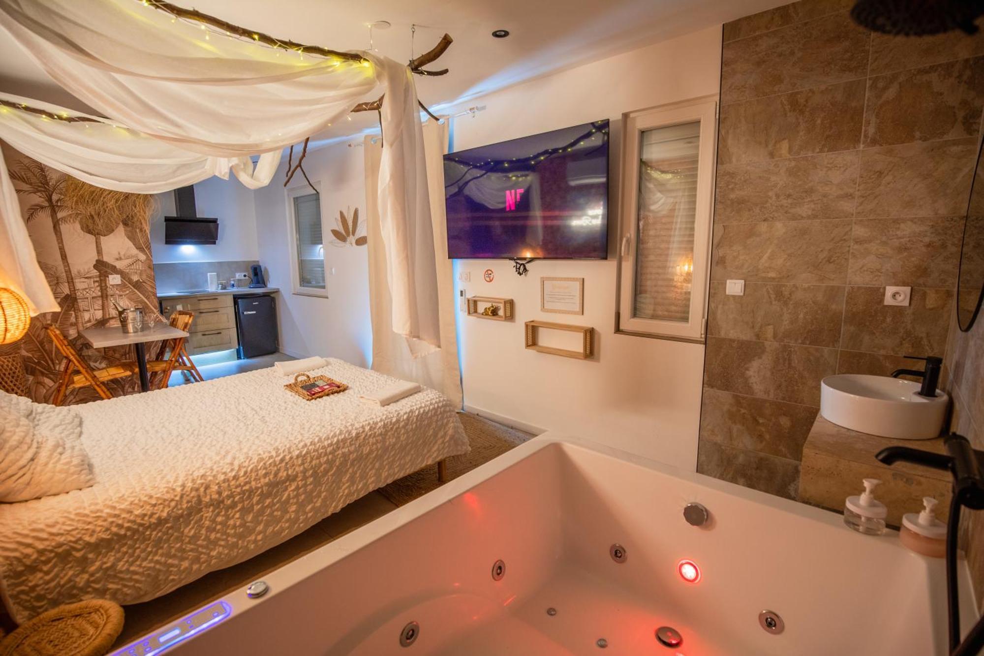 L'Experience Love Room Saint-Jean-Bonnefonds Экстерьер фото