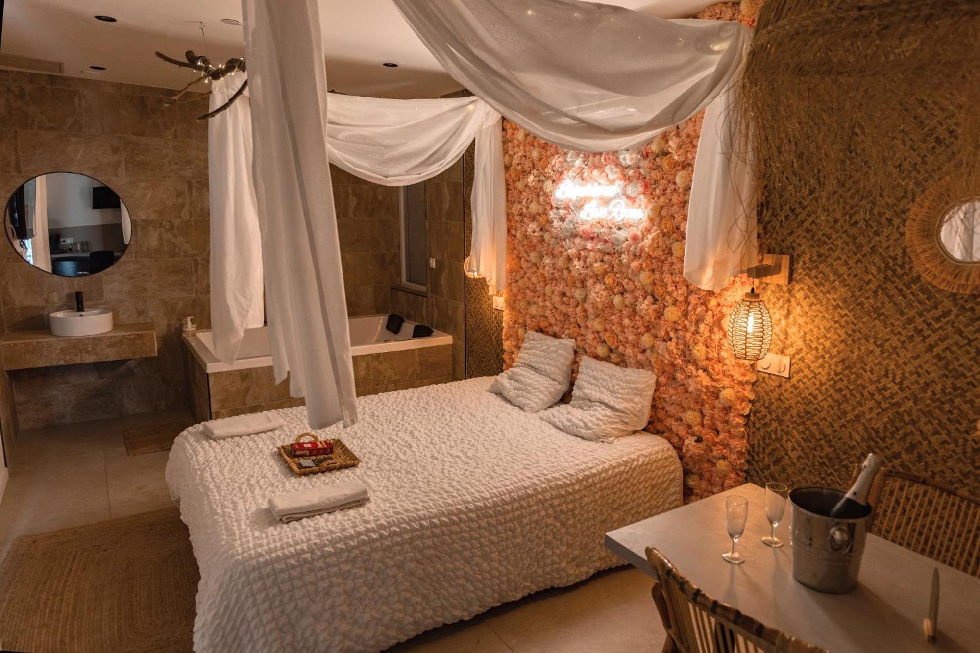 L'Experience Love Room Saint-Jean-Bonnefonds Экстерьер фото