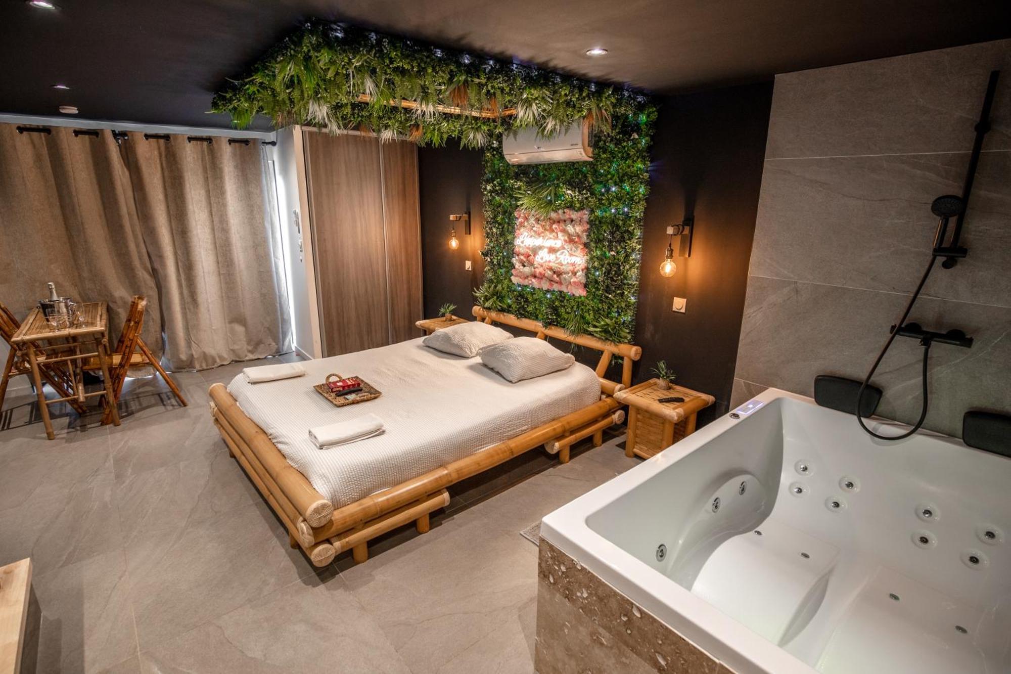 L'Experience Love Room Saint-Jean-Bonnefonds Экстерьер фото