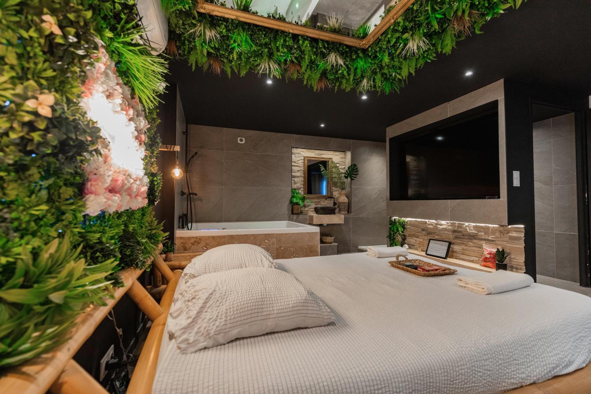 L'Experience Love Room Saint-Jean-Bonnefonds Экстерьер фото